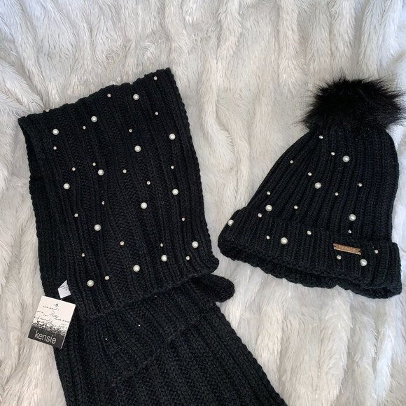 pompom beanie and scarf set black Nordstrom NWT display picture 2
